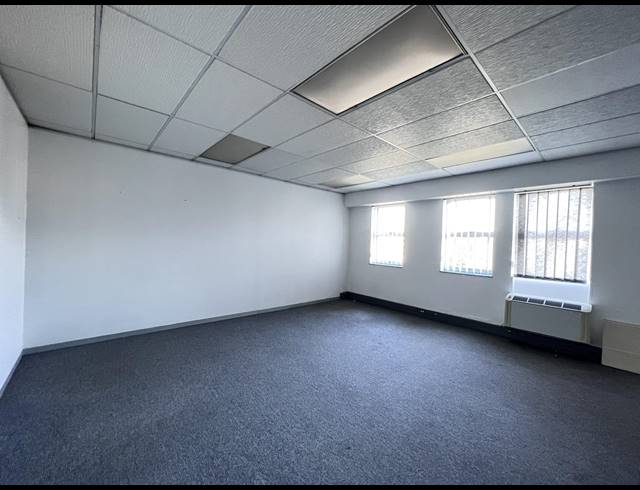 32M² OFFICE TO LET IN WYNBERG